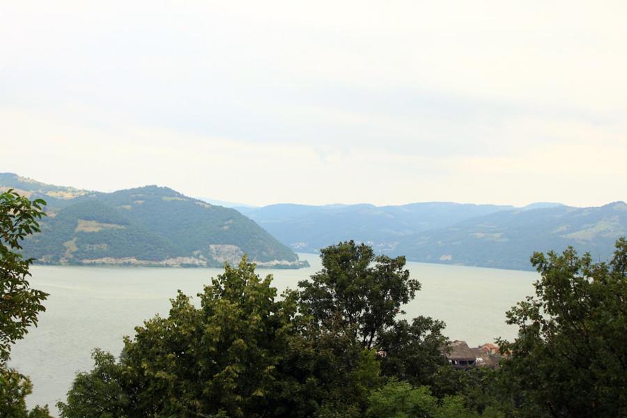 Gajanovic Rooms Donji Milanovac Esterno foto